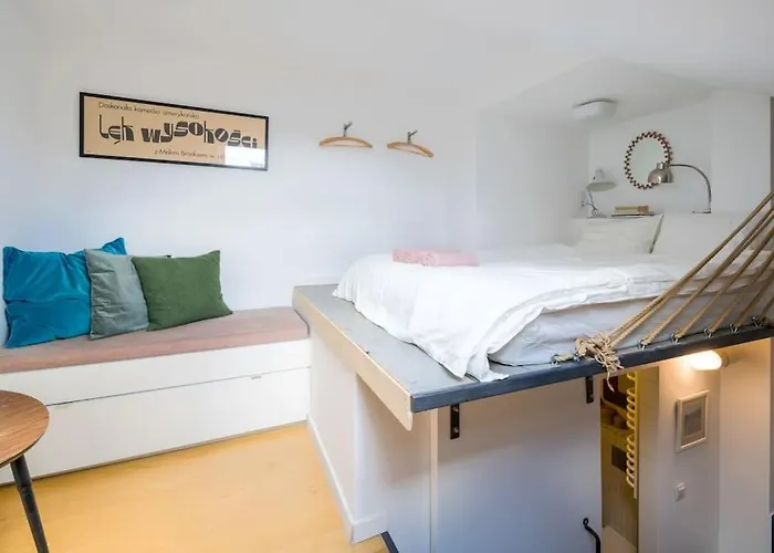 Super Fancy In Trendiest Area *